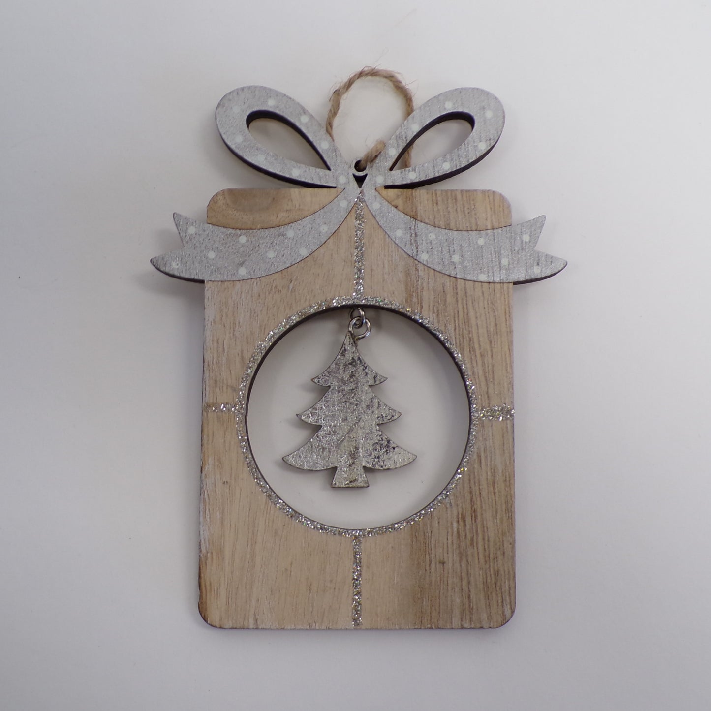Ornament Wood Gift/Tree 6"