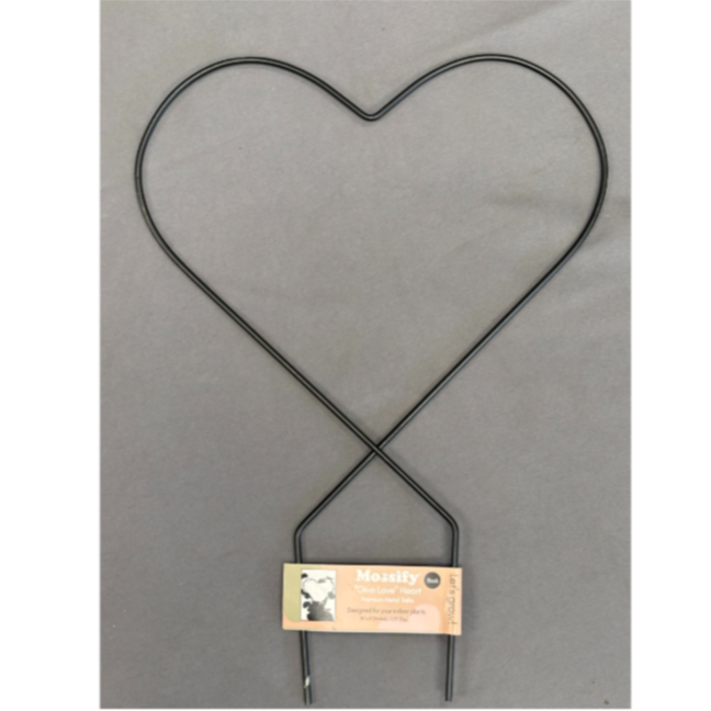 Mossify Heart Trellis Metal