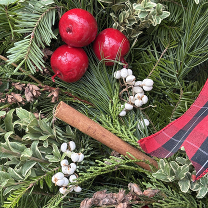 Fresh Wreath 'Apples & Cinnamon' 16"