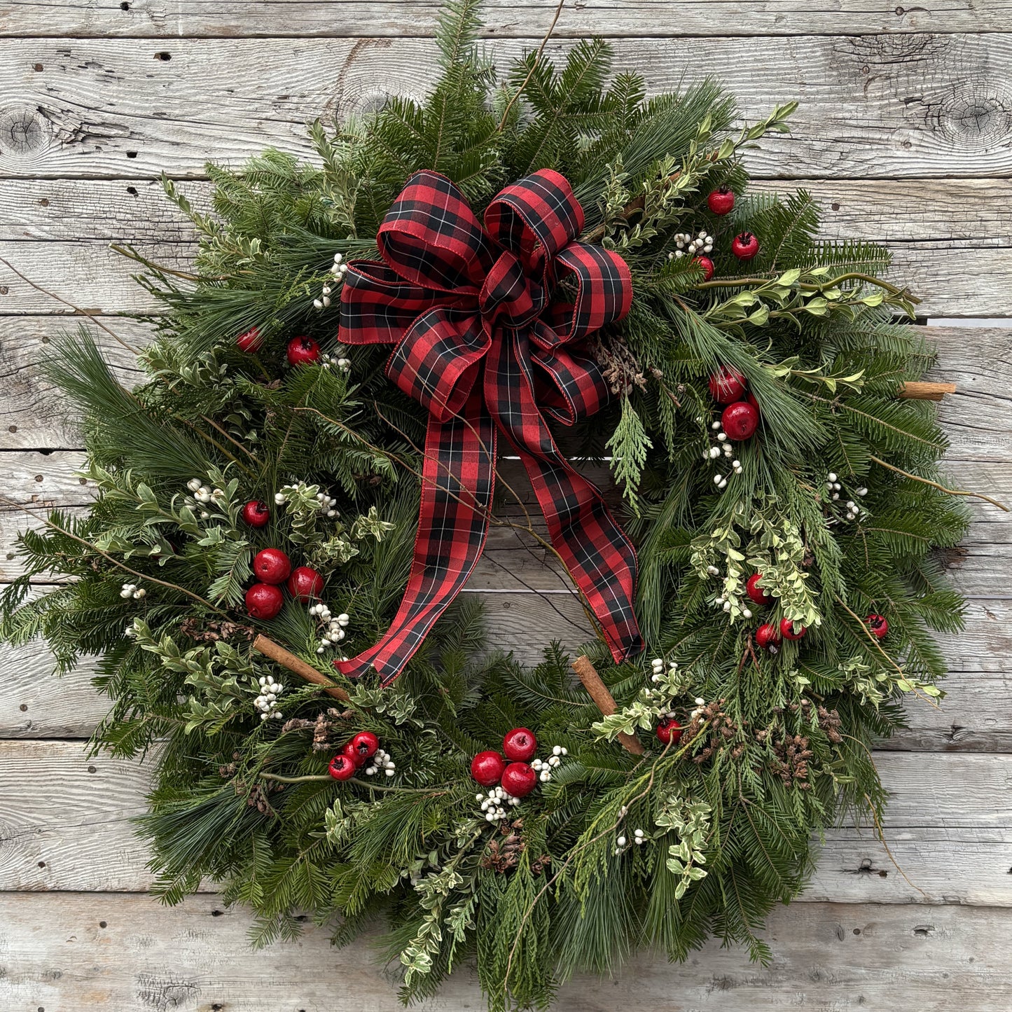 Fresh Wreath 'Apples & Cinnamon' 16"