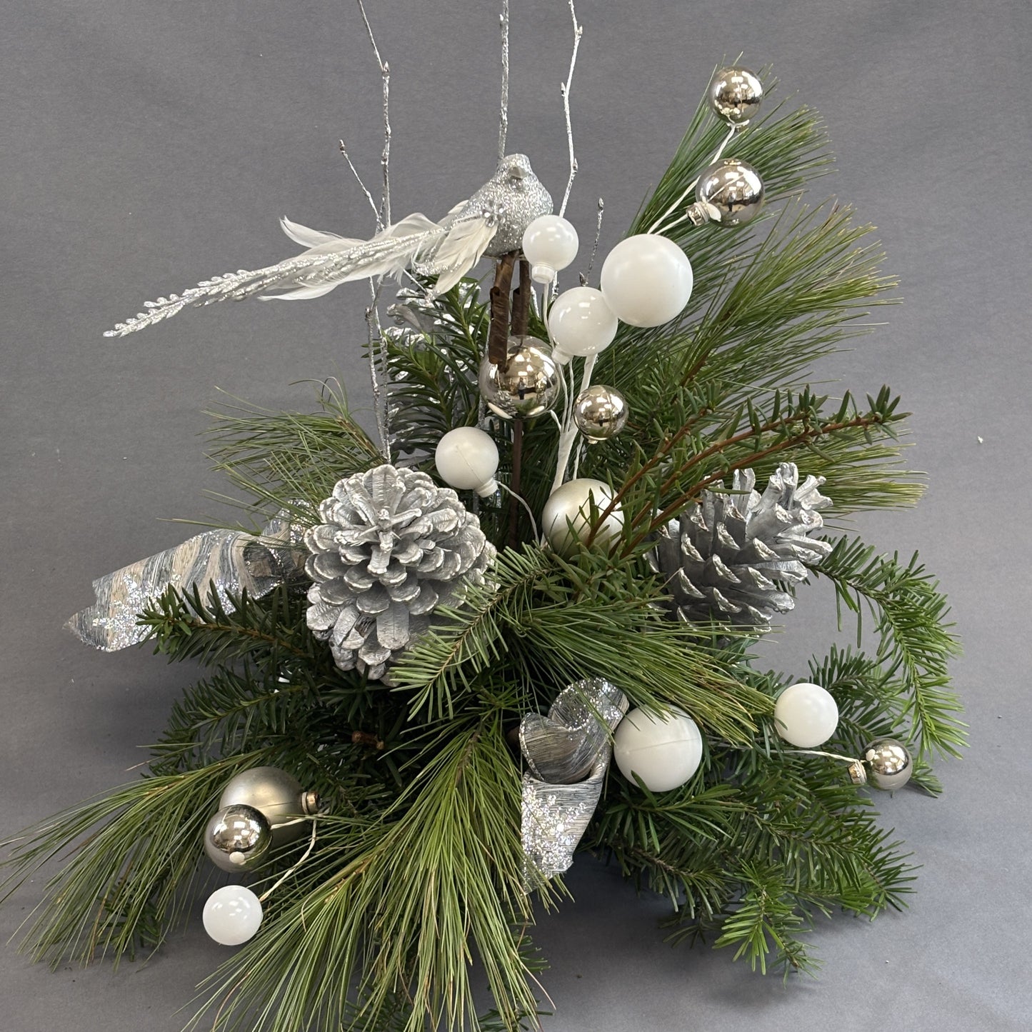 Fresh Greens Centrepiece White and Silver