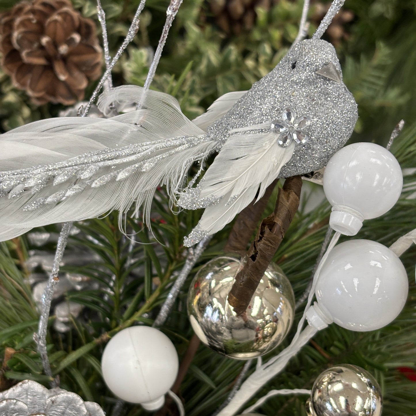 Fresh Greens Centrepiece White and Silver
